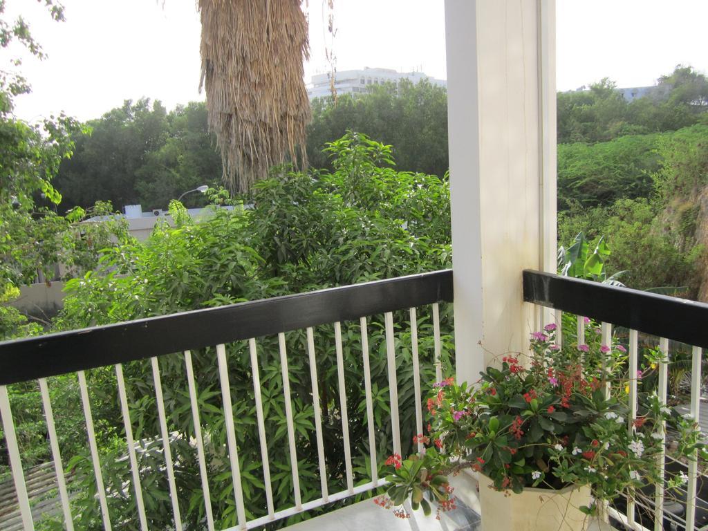 Qurum Beach Hotel Muscat Exteriör bild