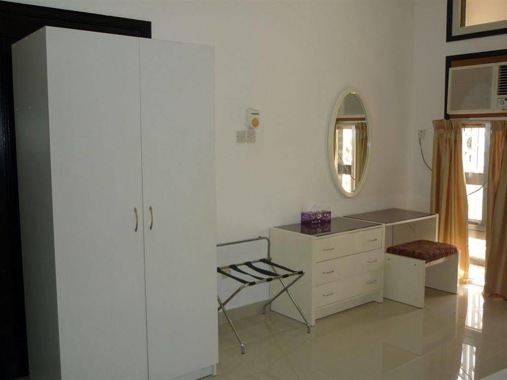 Qurum Beach Hotel Muscat Exteriör bild