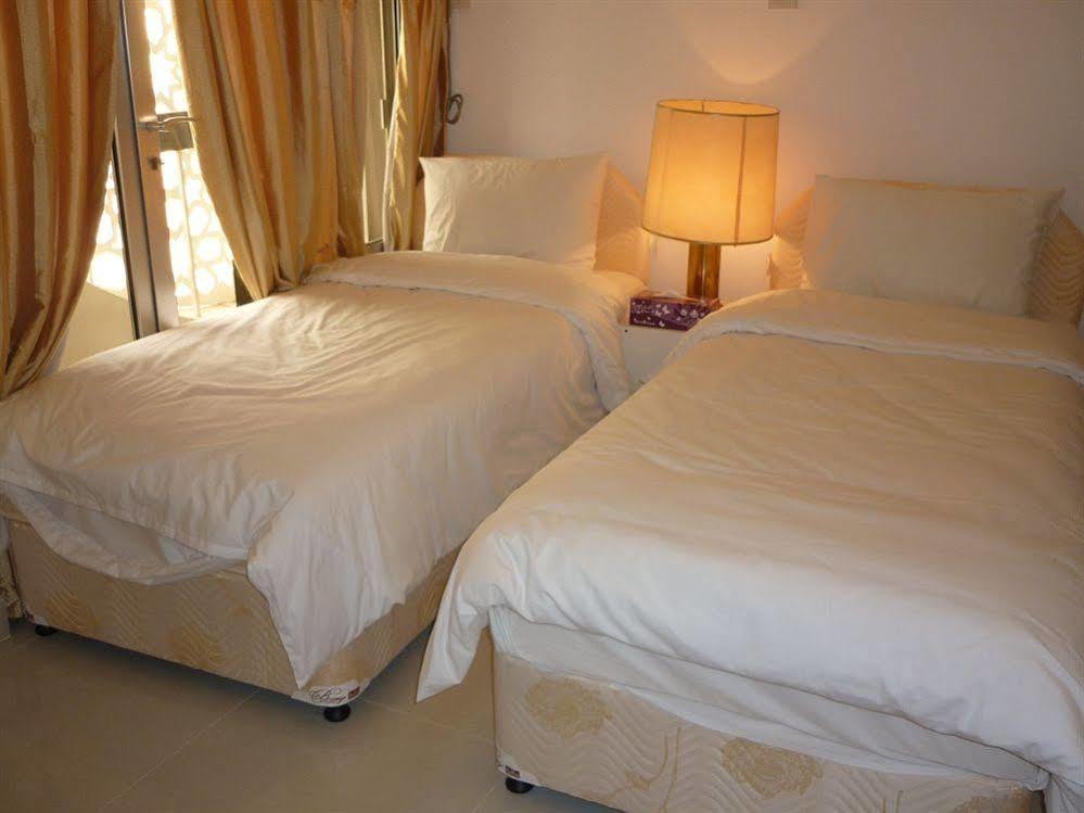 Qurum Beach Hotel Muscat Exteriör bild